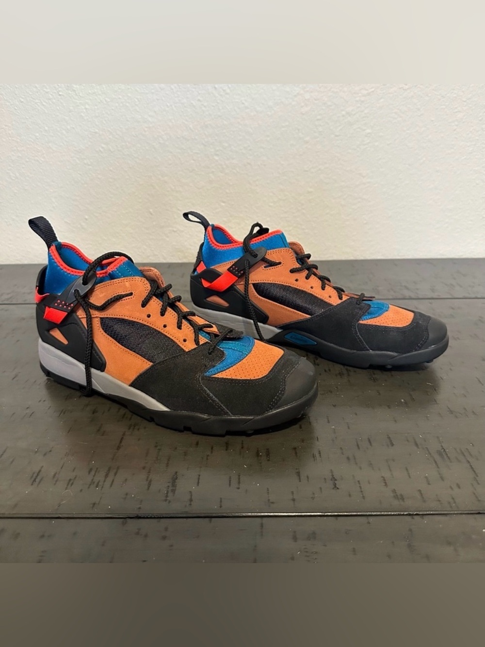 Nike ACG Men’s Air Revaderchi Habanero Red Dark Russet Shoes